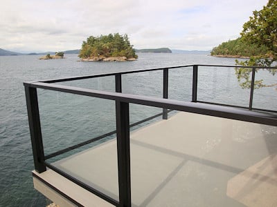 glass deck railing