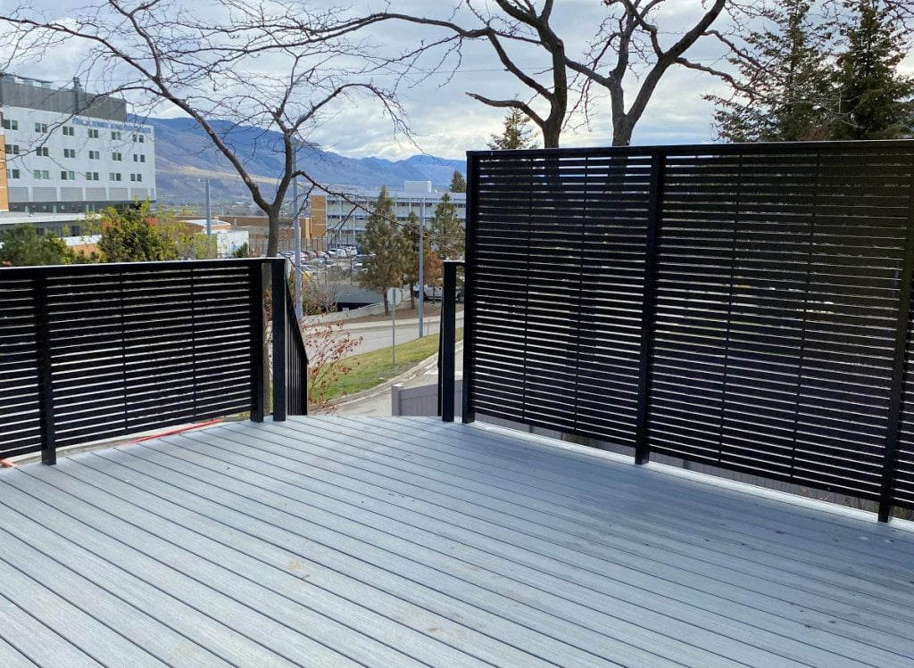 dekrail full height privacy alum slats horizontal